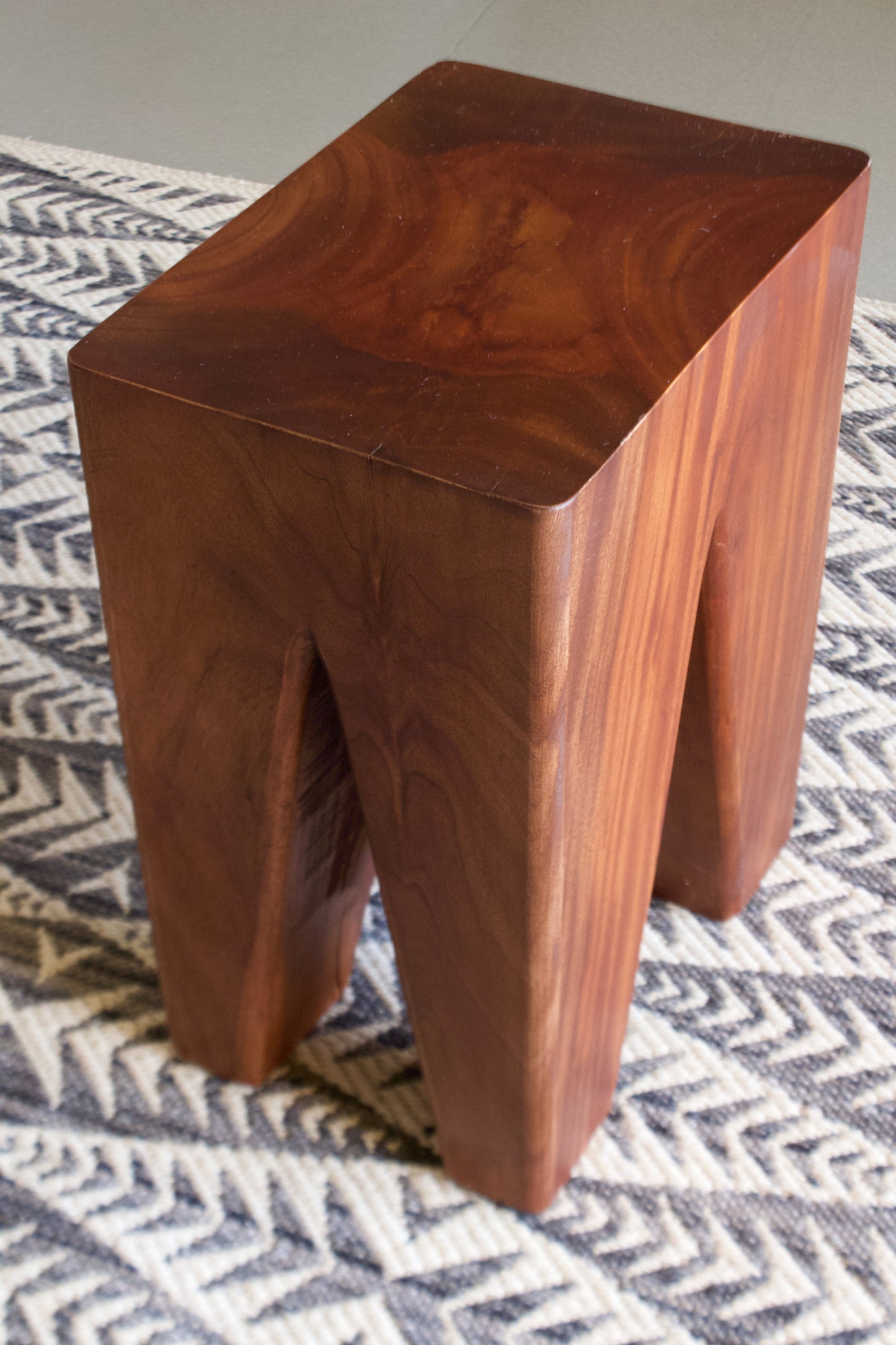 Delapan Side Table